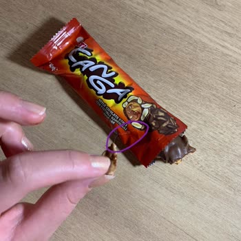 Canga Çikolatanın İçinden Yabancı Madde Çıkması