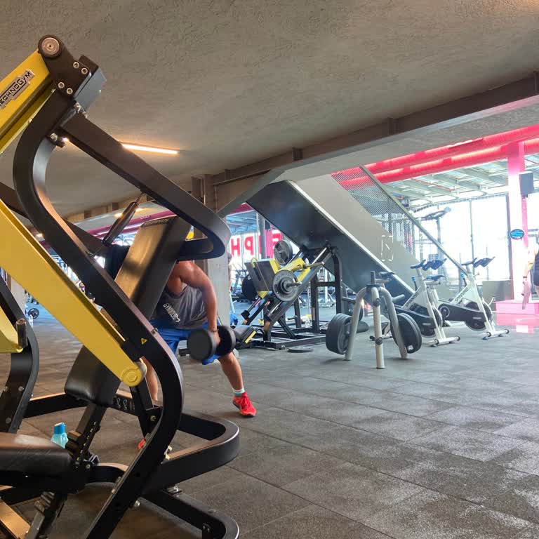 Yetersiz Klima Nedeniyle Salon Havasız Ve Rahatsız Edici