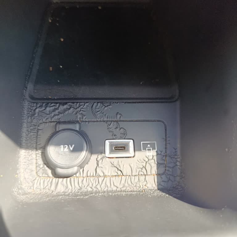 Peugeot 408’in Plastik Aksamında Kabarma, Garanti Kapsamında Değişim Talebi