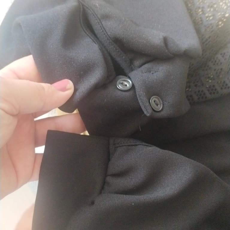 Eksik Düğmeli Bluz Ve Yetersiz Müşteri Hizmeti Nedeniyle Mağduriyet