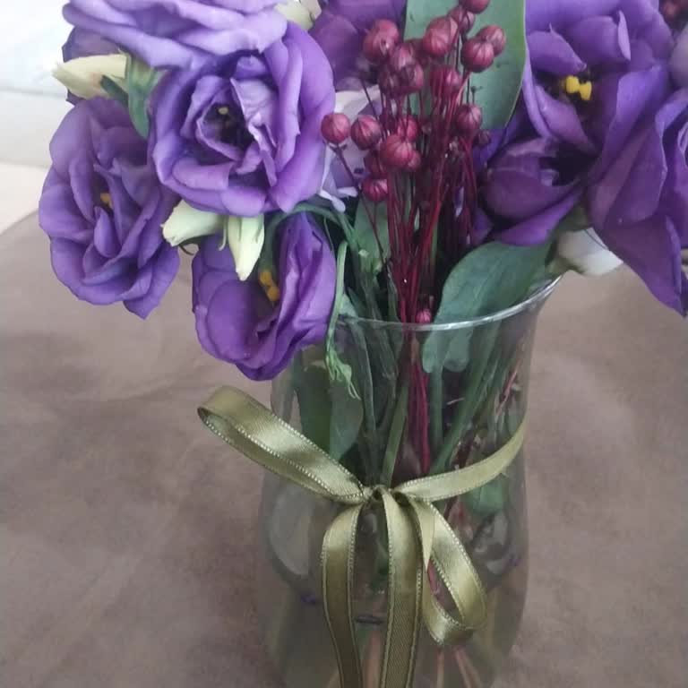 Hediye Çiçeğin Yanlış Vazo İle Gönderilip Geri Alınması Büyük Mağduriyet Yaşattı