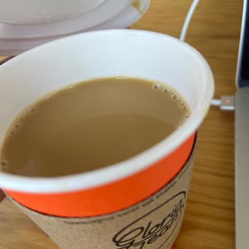 Gloria Jean's Coffees Ekstra Ücret, İlgisiz Hizmet ve Hijyen Sorunlarıyla Hayal Kırıklığı