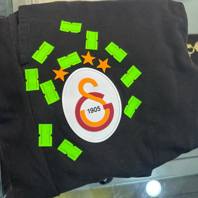 Puma Eşofman Altındaki Yıldızlar Kendiliğinden Düştü Renk Solması Yaşandı