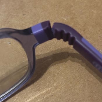 Çocuk Gözlüğünde Garanti Kapsamı Dışı Bırakılan Kopma Sorunu Mağduriyet Yaşatıyor