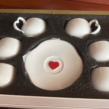 Emsan Mutfak Siparişimde Gelen Fincan Takımı Defolu Çıktı, Değişim Talep Ediyorum