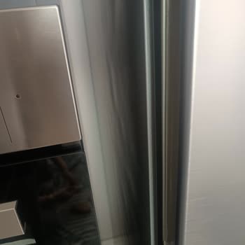 Arçelik Buzdolabında Kısa Sürede Gelişen Göçükler Ve Yetersiz Çözüm