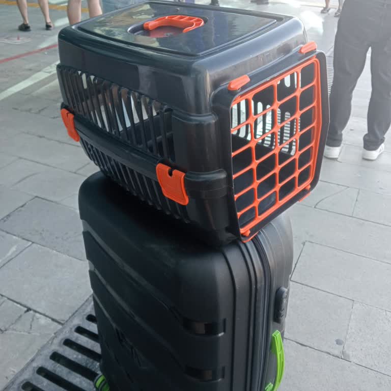 Ajet Uçuş Öncesi Son Anda Bilgilendirme İle Mağduriyet Ve Maddi Zarar