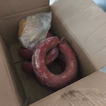 Yörem Sucukları Afyon Paketleme Yapmadan Kutuda Gönderdi