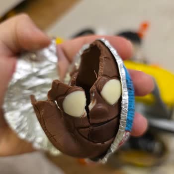 Ozmo Çikolatalı Yumurta İçinde Tel Çıkması Ve Gıda Güvenliği Endişesi