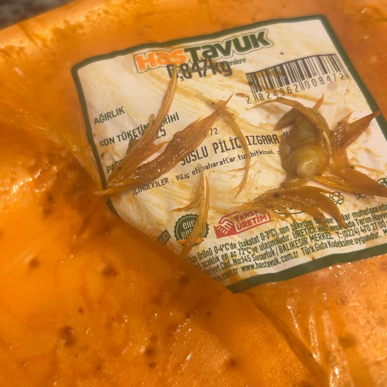 Aldığım Tavuk Kanatlarında Büyük Tüyler Ve Hijyen Sorunu Yaşadım