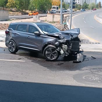 Köprülü Kavşakta Sinyalizasyon Ve Aydınlatma Eksikliği Kazalara Yol Açıyor