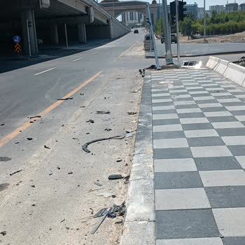 Köprülü Kavşakta Sinyalizasyon Ve Aydınlatma Eksikliği Kazalara Yol Açıyor