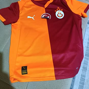4000 TLye Aldığım Galatasaray Formasında Bayrak Koptu Fazla Ücret Alındı