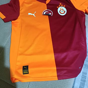 4000 TLye Aldığım Galatasaray Formasında Bayrak Koptu Fazla Ücret Alındı