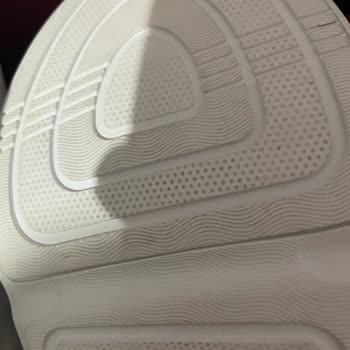 Kullanılmış Ve Sararmış Ayakkabı Gönderildi, Mağdur Edildim