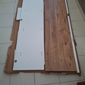 Sipariş Ettiğim Kiler Dolabı Yanlış Renk Ve Eksik Parça İle Teslim Edildi Çözüm Yok