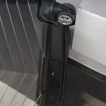 Havaiste Valizim Kırıldı, Mağduriyetim Giderilmiyor