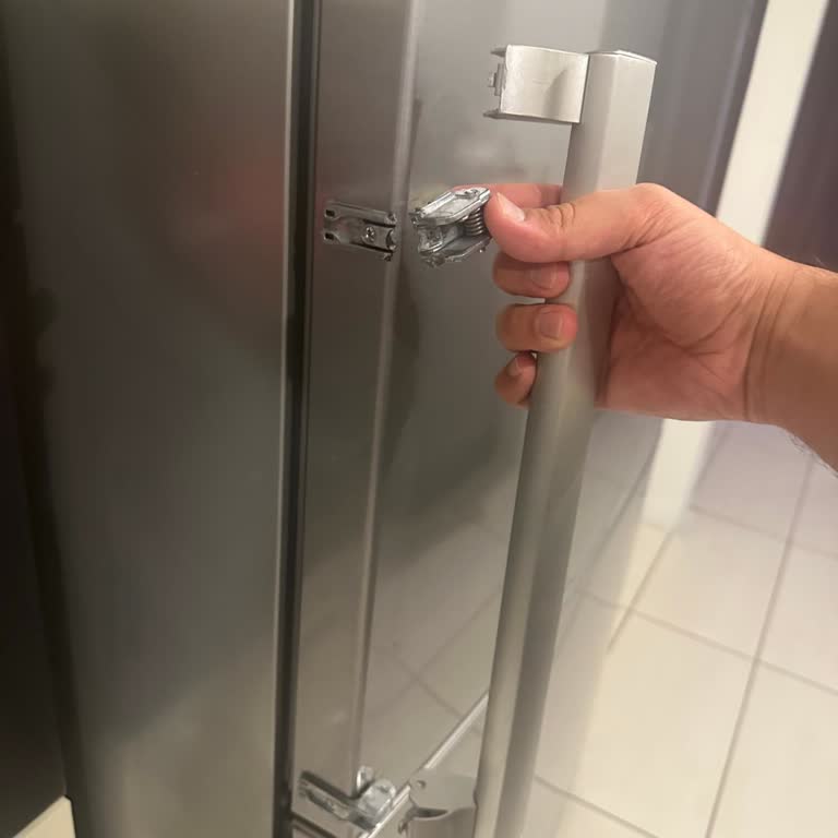 Samsung Buzdolabı Kapı Kolu Menteşe Sorunu Ve Yüksek Değişim Ücreti