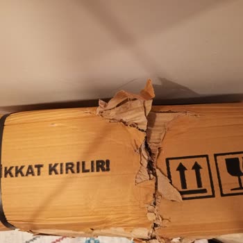 PTT Kargo'nun Sorumsuz Teslimatı Ve İlgisiz Müşteri Hizmetleri Mağduriyet Yaşattı