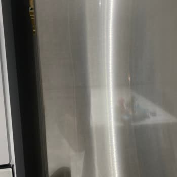 İnox Buzdolabı Kapağında Silinmeyen Kalıcı Lekeler Mağduriyet Yaratıyor