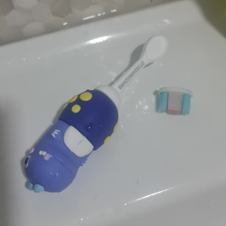 Bebek Diş Fırçası Parçalandı, Boğulma Riski Oluştu!