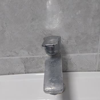 Sürekli Elektrik Ve Su Kesintileri Mağduriyet Yaşatıyor