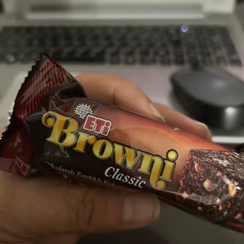 Eti Browni Classic Kek İçinde Yabancı Madde Çıkması