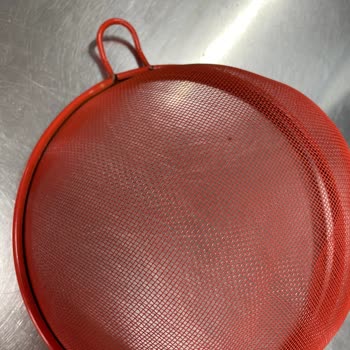 İlk Kullanımda Paslanan Süzgeç Sağlık Riski Oluşturuyor, İade Talebim Karşılanmadı