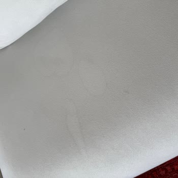 Leke Tutmayan Koltuk Suyla Bile Leke Oluyor