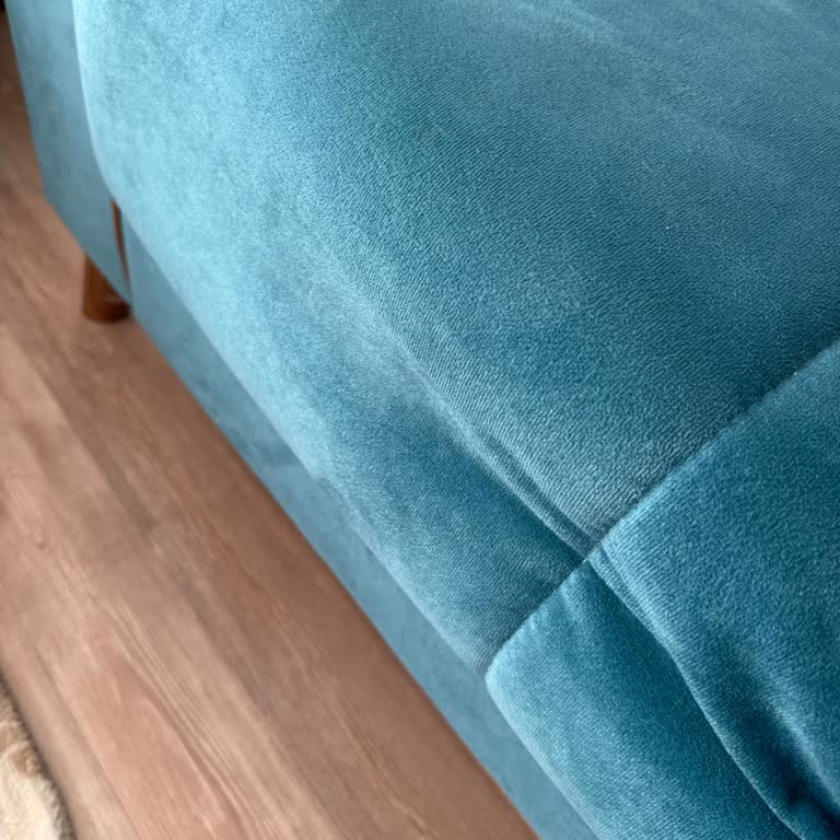 İpek Mobilya’dan Alınan Çekyatta Sürekli Ses Problemi Ve İlgisiz Mağaza