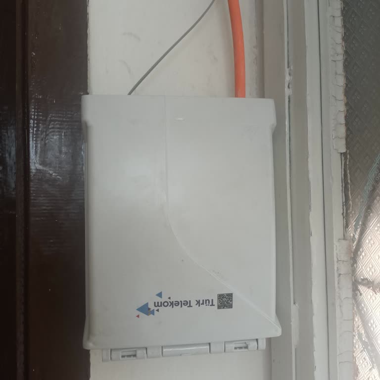 Fiber Kutu Montajı Yüzünden Eve Giriş Çıkışta Büyük Sorun Yaşıyorum