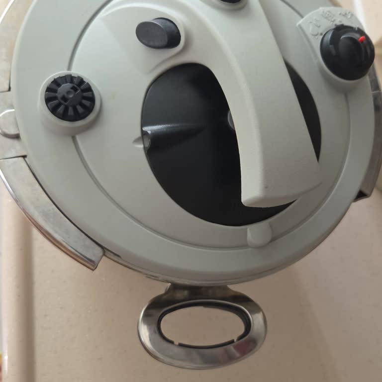 Karaca Düdüklü Tencerede Sürekli Kaçak Ve Müşteri Hizmetlerinden Çözüm Alamıyorum