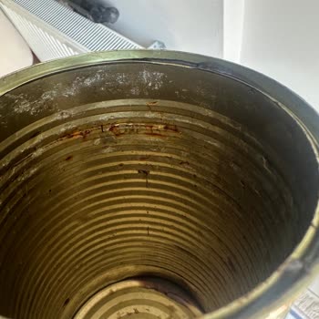 Fora Zeytin Az Tuzlu Siyah Zeytin Kutusunda Paslanma ve Sağlık Endişesi