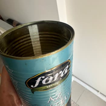 Fora Zeytin Az Tuzlu Siyah Zeytin Kutusunda Paslanma ve Sağlık Endişesi