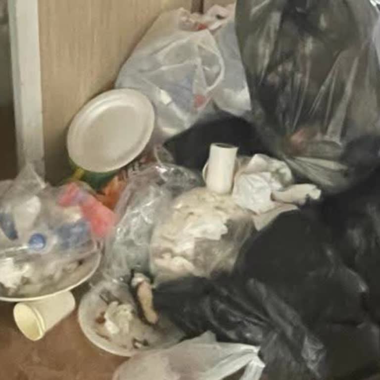 Hijyen Eksikliği Ve İlgisizlik Nedeniyle Sağlık Sorunları Yaşadık, Paramın İadesini Talep Ediyorum