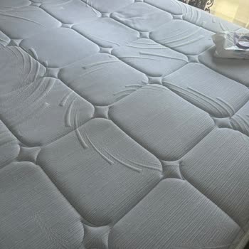 Yeni Alınan Yatakta İlk Haftadan Başlayan Çökme Ve Tüylenme Mağduriyeti