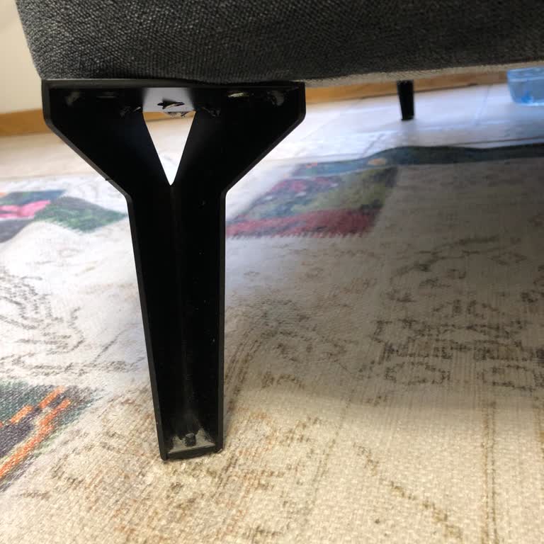 Kelebek Köşe Takımında Eğik Ayak Sorunu Ve Yüksek Servis Ücreti Şikayeti