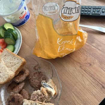 Kepekli Ekmekte Plastik Boru Buldum Sağlık Ve Güven Endişesi Yaşıyorum