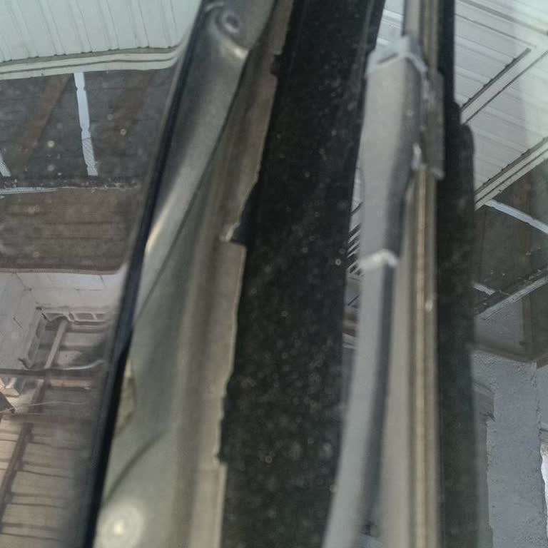 BMW F30 Ön Cam Altı Plastik Parçası Kronik Sorunu Ve Garanti Talebi