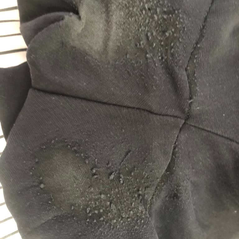 Reebok Eşofmanlarda Hızlı Renk Solması ve Tüylenme Sorunu