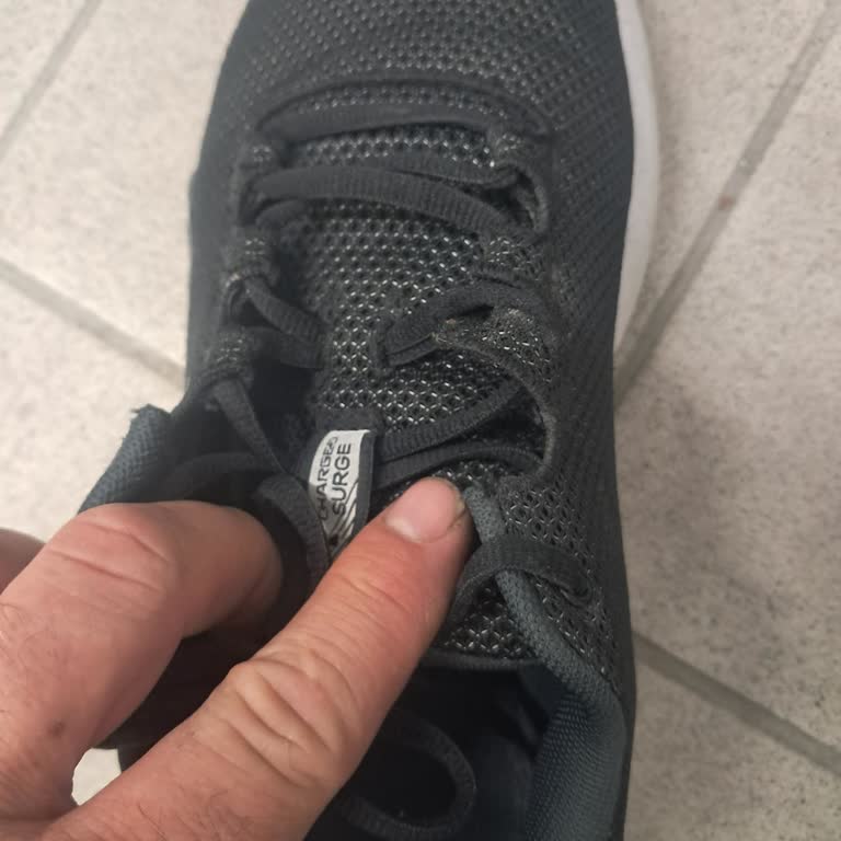 Amazon'dan Alınan Ayakkabının Bağcık Sorununda Destek Alamama