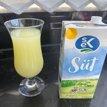 Sek Süt Paketinden Süt Yerine Sarı Su Çıkması Ve Sağlık Endişesi