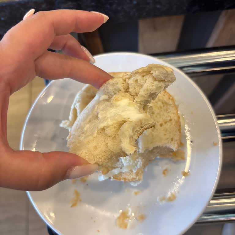 Sarıyer Börekçilik'te Pişmemiş Poğaça Ve Olumsuz Personel Yaklaşımı