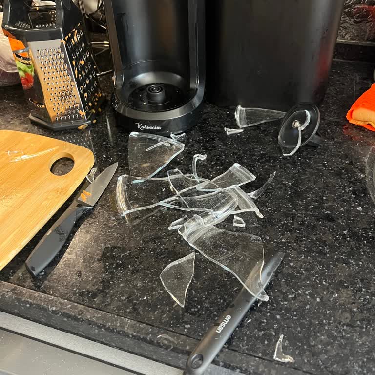 Schafer Granit Tencere Kapağı Patladı Müşteri Hizmetleri Çözüm Sunmadı