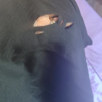 LCW Elbisesinin Kumaşı 3. Giymede Parçalandı