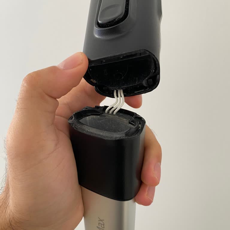 Philips Süpürge Başlığı Garantiye Rağmen Aniden Kırıldı