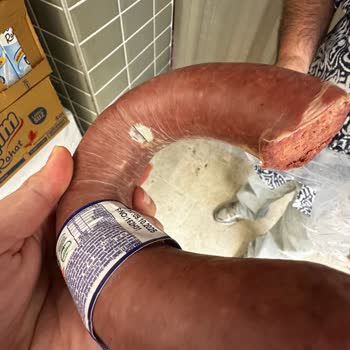 Yüksek Fiyatlı Dana Sucukta Küf Çıktı, Sağlığım Ve Güvenim Sarsıldı