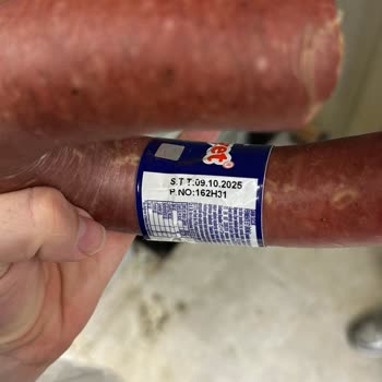 Yüksek Fiyatlı Dana Sucukta Küf Çıktı, Sağlığım Ve Güvenim Sarsıldı