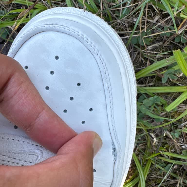 6000 TL’lik Ayakkabı Kısa Sürede Bozuldu, Barçın Spor İlgisiz Davrandı!