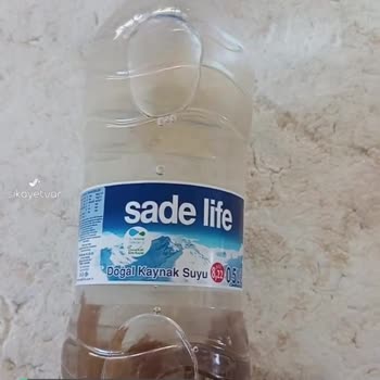 Sade Life Su İçinde Kağıt
